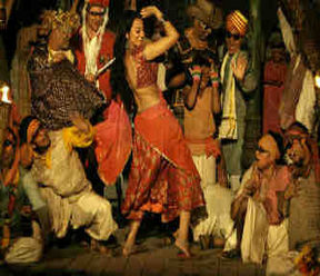 Is Sonakshi aping Katrina's Chikni Chameli!